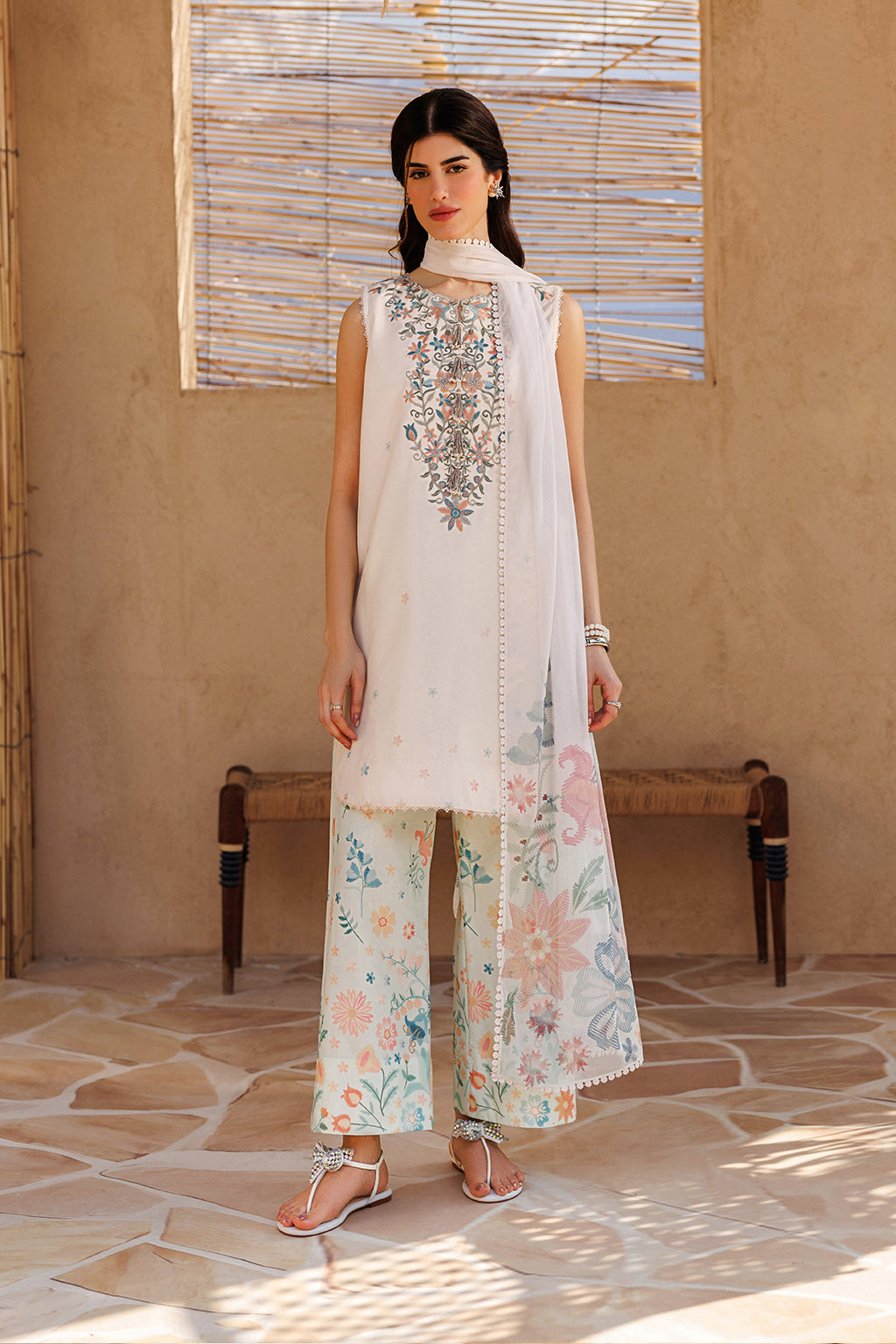 Iznik Printed Embroidered Lawn 3PC Unstitched Memon Clothes